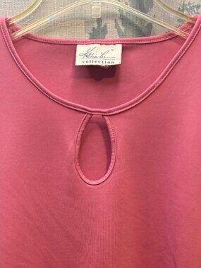 Kathie Lee Collection Women’s Top USED Large Keyhole Mid-length Sleeves Pink